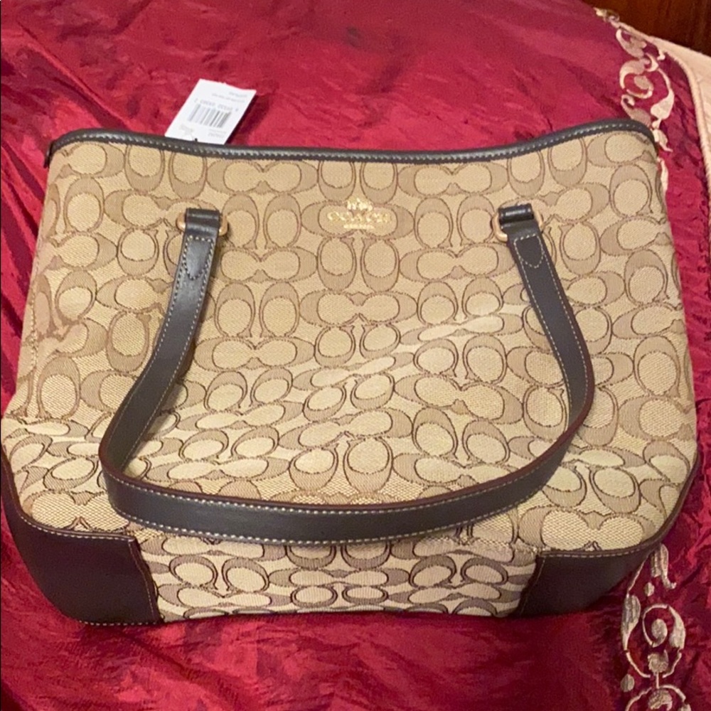 Coach NWT Signature Zip Top Tote